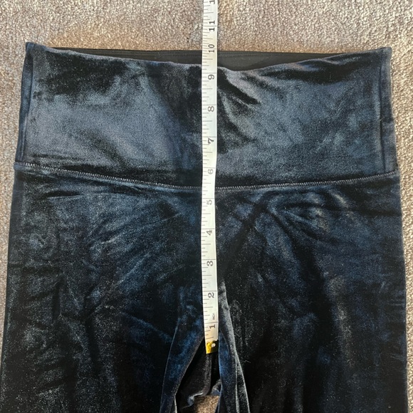 Athleta Women’s Velvet Tight - Picture 9 of 10